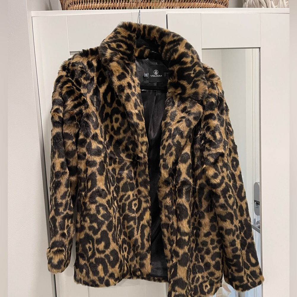 Volcom Stonewild Leopard Print Faux Fur Coat - Picture 5 of 7
